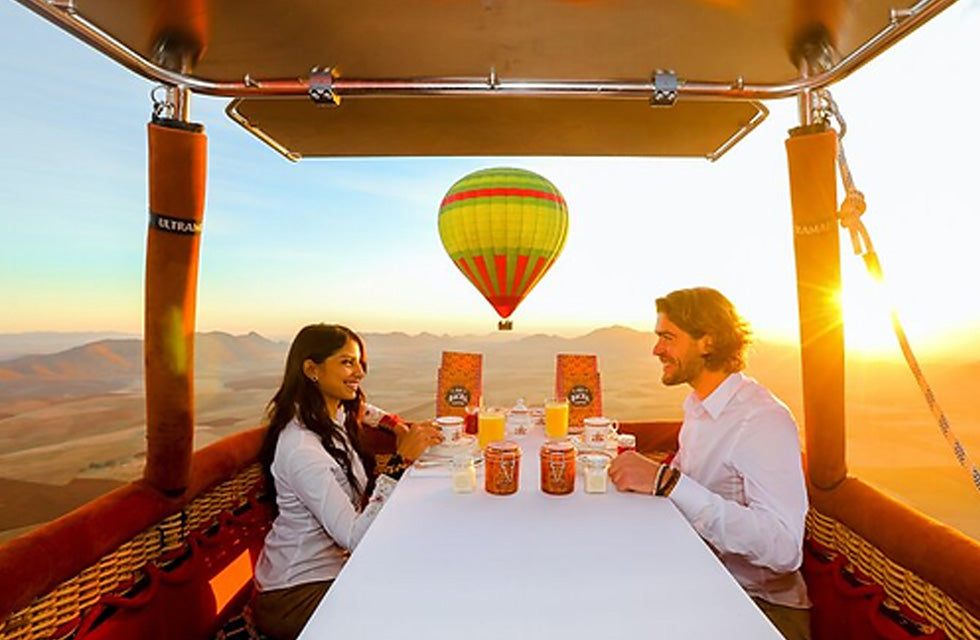 Breakfast in the Sky In a Hot Air Balloon For Up to 4 People | ExperienceLifee LLC at Wondergifts