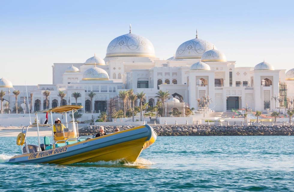 Scenic 60-Minute Abu Dhabi Corniche Tour for One