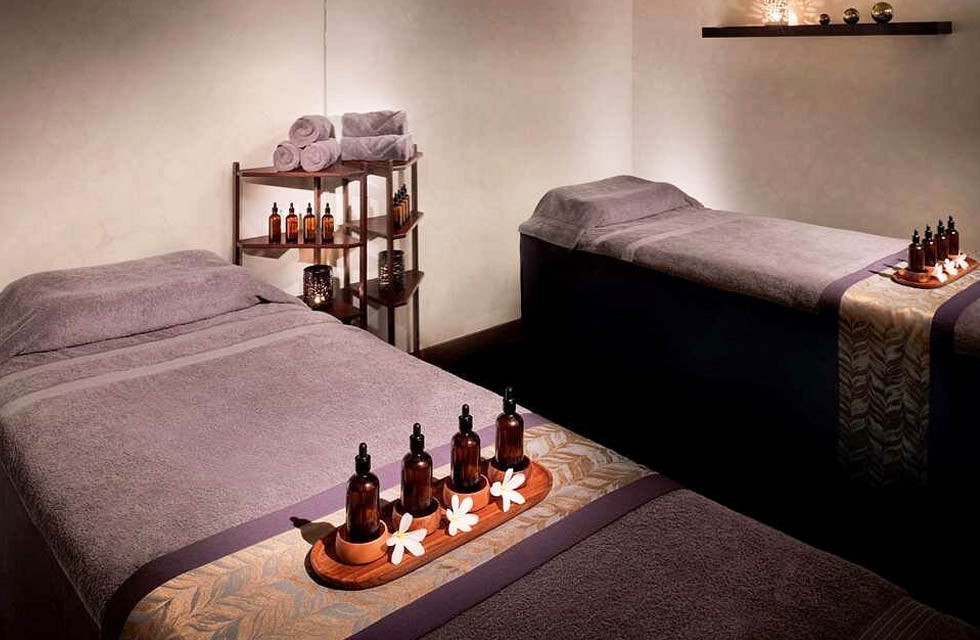 60-Minute Relaxing Couple Massage at Mövenpick Hotel Downtown | Spa & Beauty at Wondergifts