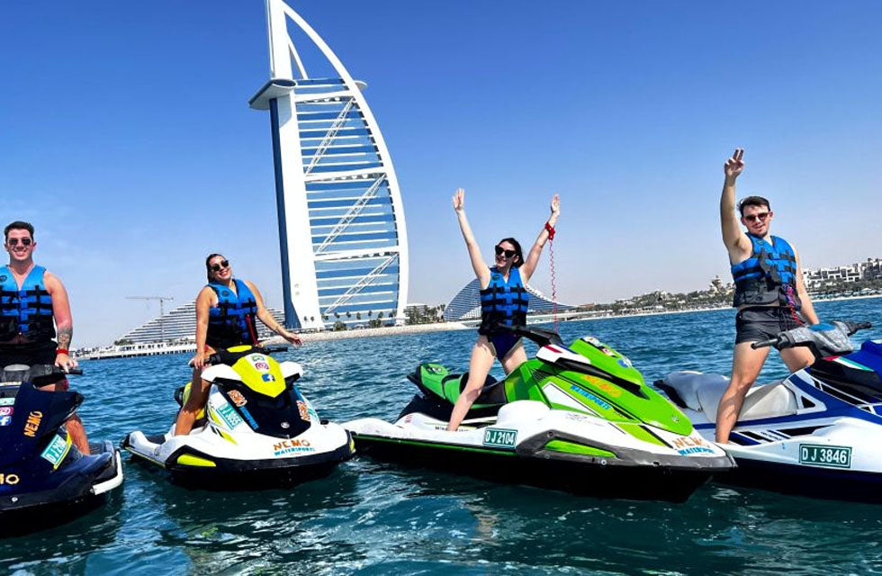 30-Minute Jet Ski Experience for Two with One Complimentary Ice Cream | Days Out at Wondergifts