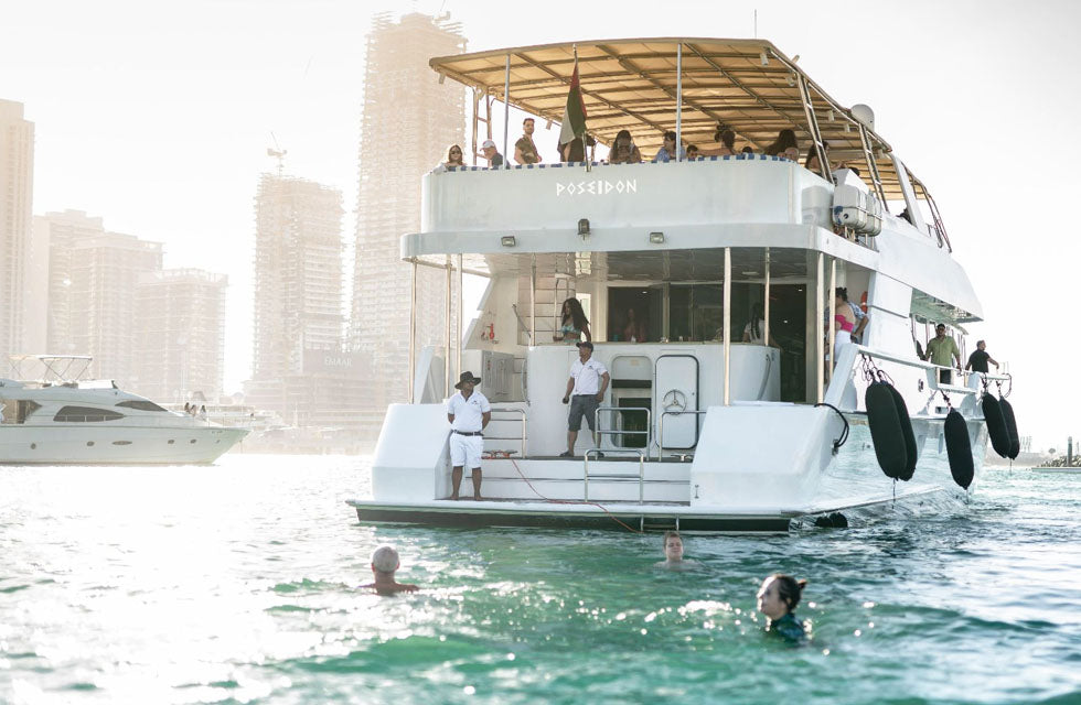 90-Minute Sunday Superyacht Tour with House Beverages For One | Days Out at Wondergifts
