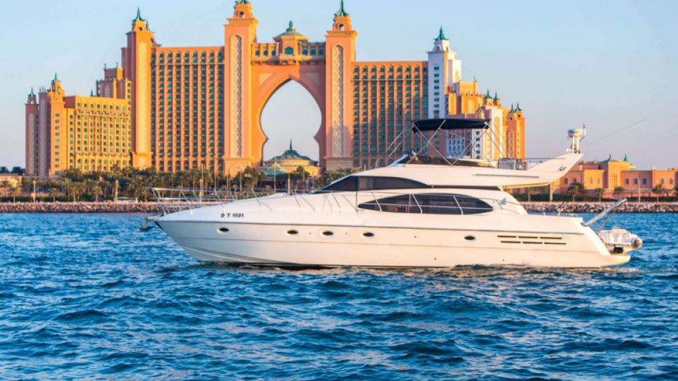 3-Hour Sunset Sightseeing Yacht tour in Dubai Marina Walk | Days Out at Wondergifts