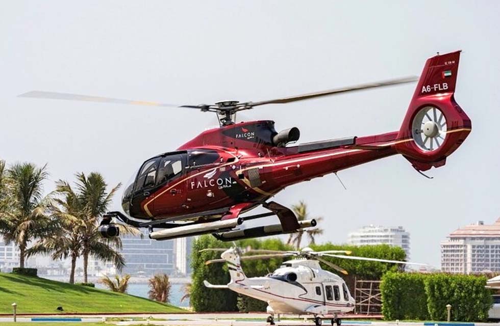 Exhilarating 17-Minute Private Helicopter Tour for Six Across Abu Dhabi | Flying at Wondergifts