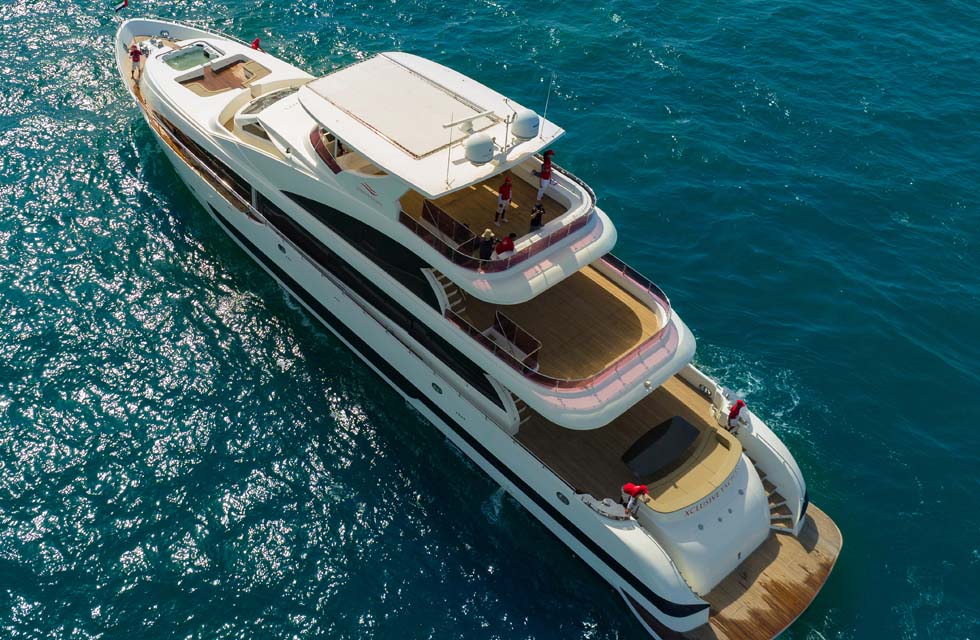 Luxury Superyacht Ride with Brunch & Drinks for Two Through Dubai Harbour