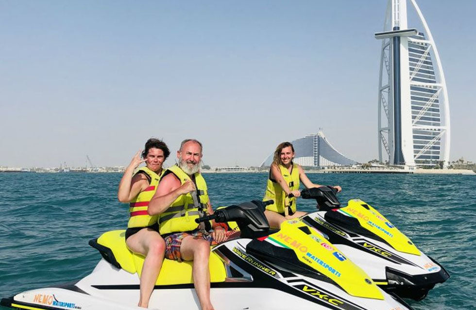 30-Minute Jet Ski Experience for Two with One Complimentary Ice Cream | Days Out at Wondergifts