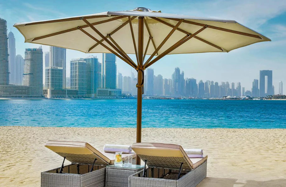 Romantic Luxury Palm Getaway with Aura Skypool Experience for Two | Staycation at Wondergifts