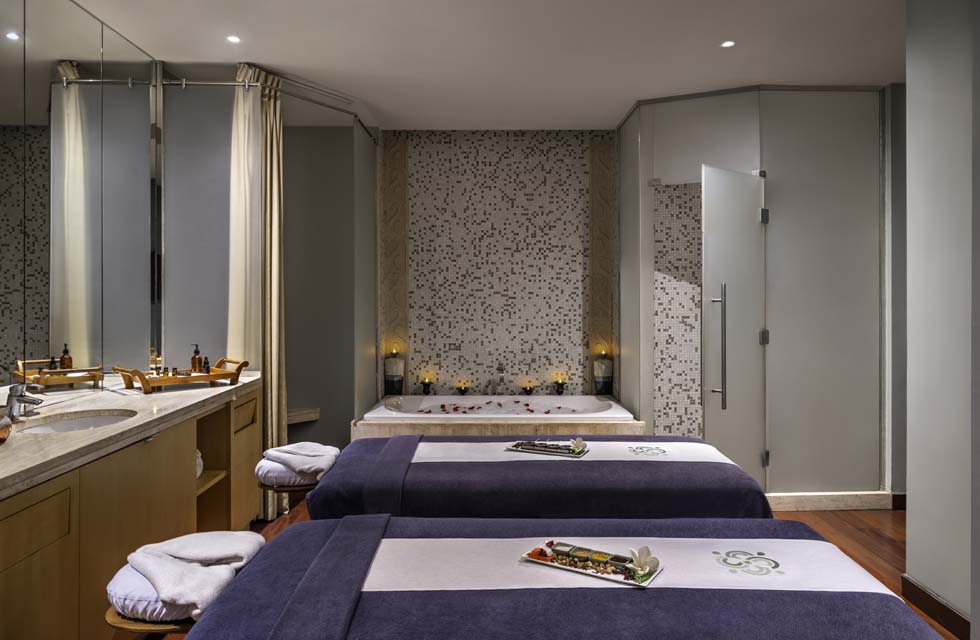 60-Minute Soothing Couples Massage and Premium Lunch at The H Hotel