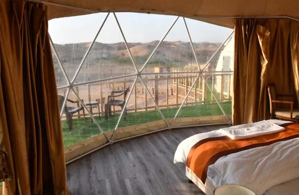 Luxurious One-Night Deluxe Dome Stay for Two and Thrilling Zipline for One