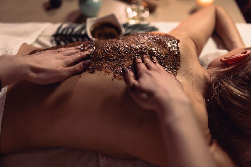 30 Minutes Coffee Body Scrub at Spa Cenvaree | Spa & Beauty at Wondergifts