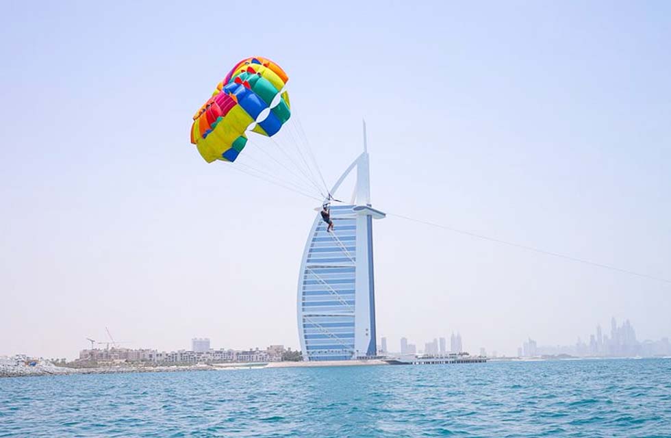 Dubai Marina Thrilling Parasailing Experience for One