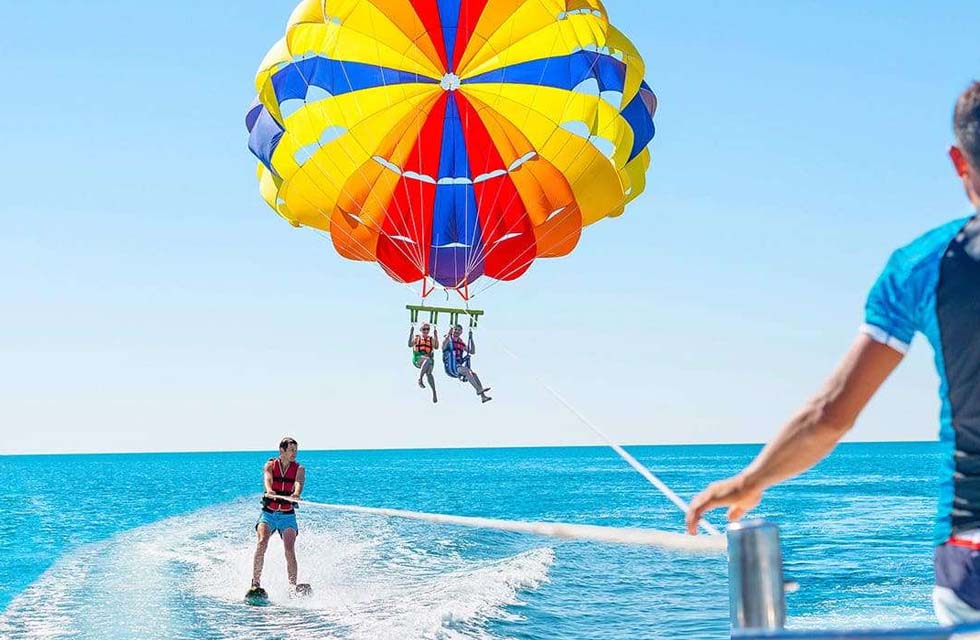 Dubai Marina Thrilling Parasailing Experience for One