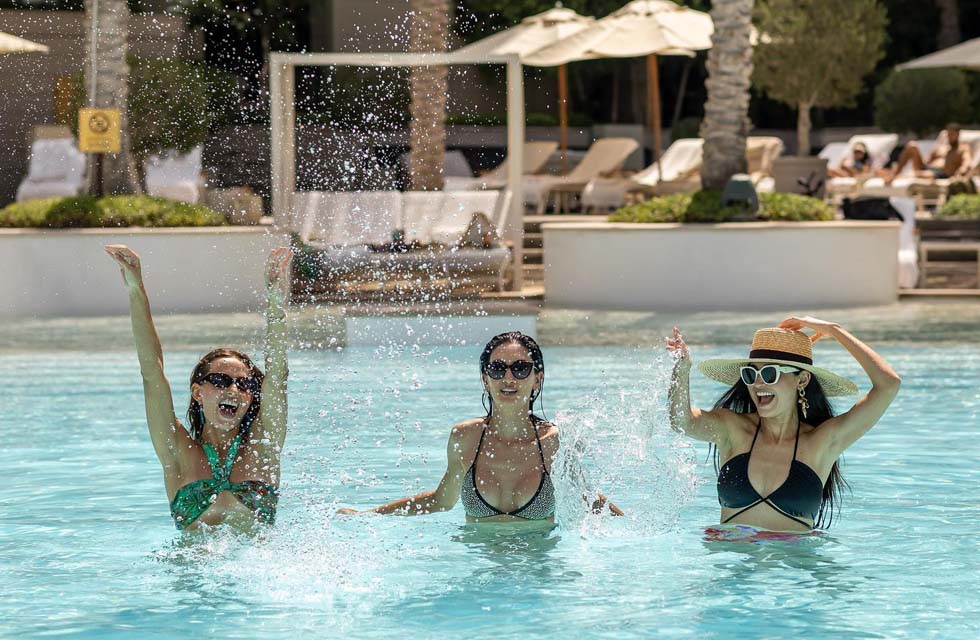 Couples Weekday Pool and Beach Access with F&B Voucher at Palazzo Versace