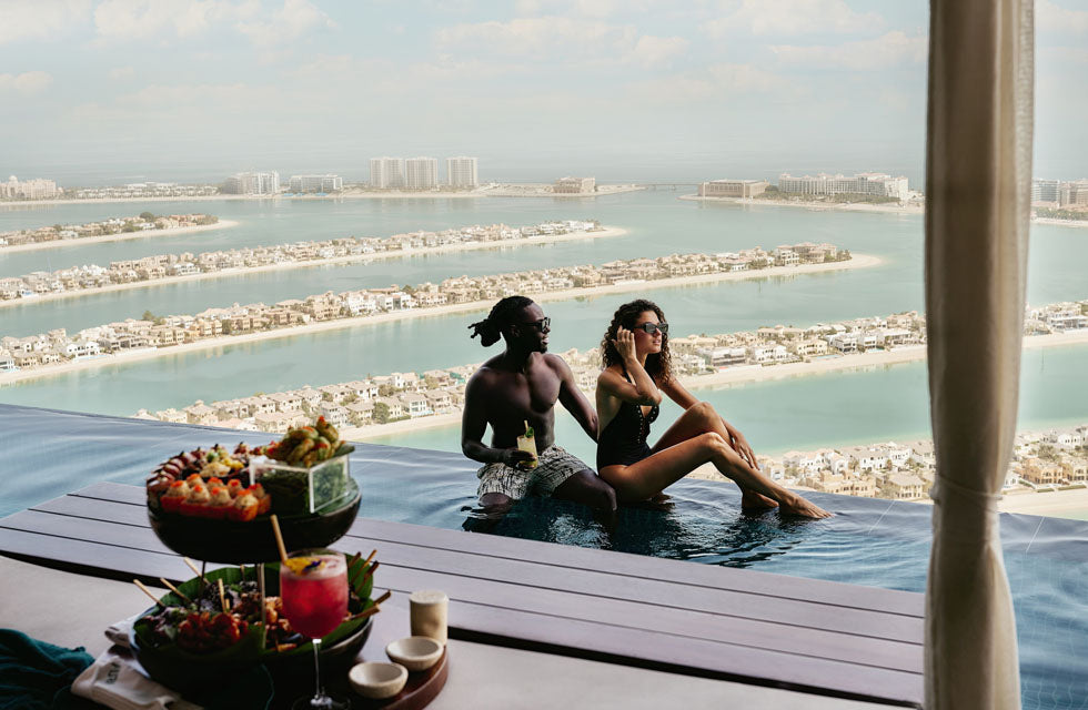 Luxury Aura Skypool Cabana for 2 with Burj Al Arab View, Drinks & Fruit Platter | Days Out at Wondergifts