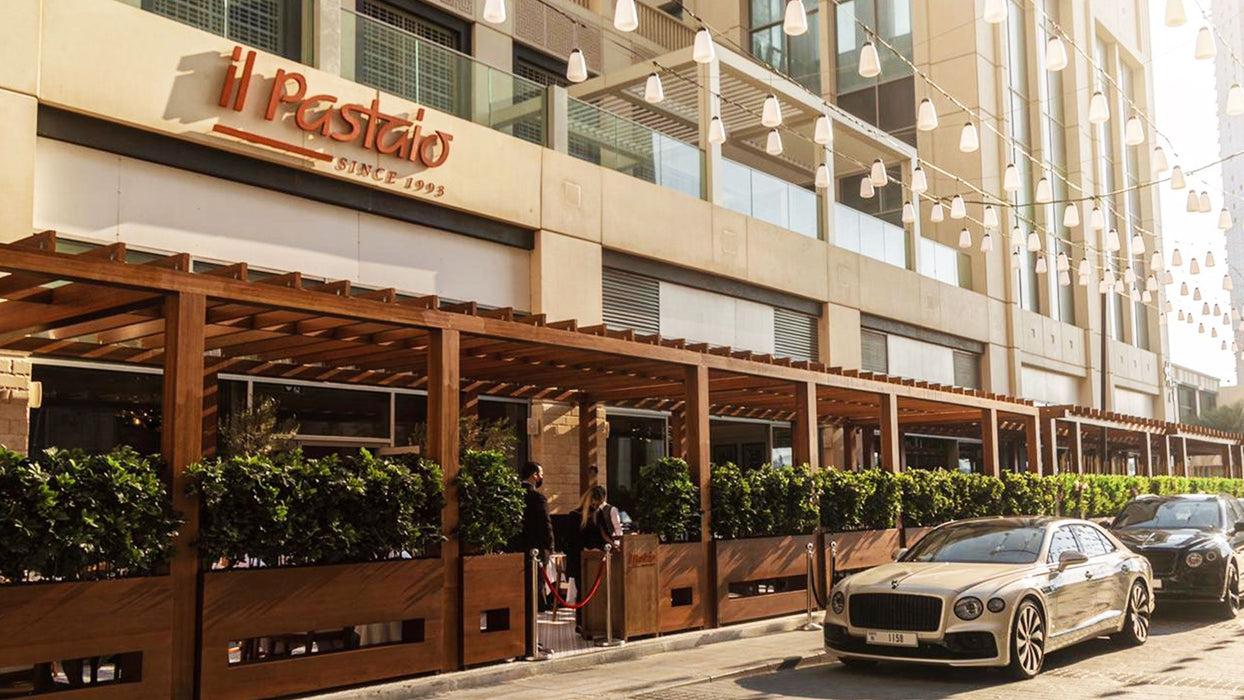 La Perle Platinum Tickets with Dinner Package @ II Pastio Restaurant - WONDERDAYS