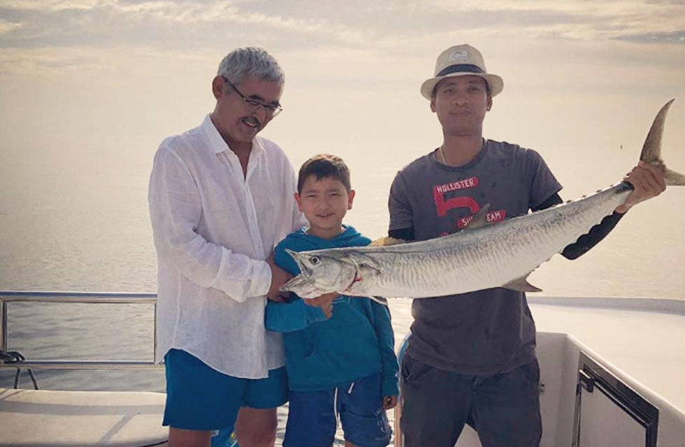 Exciting 3-Hour Fishing Trip on a 36ft Yacht for Up to 10 People