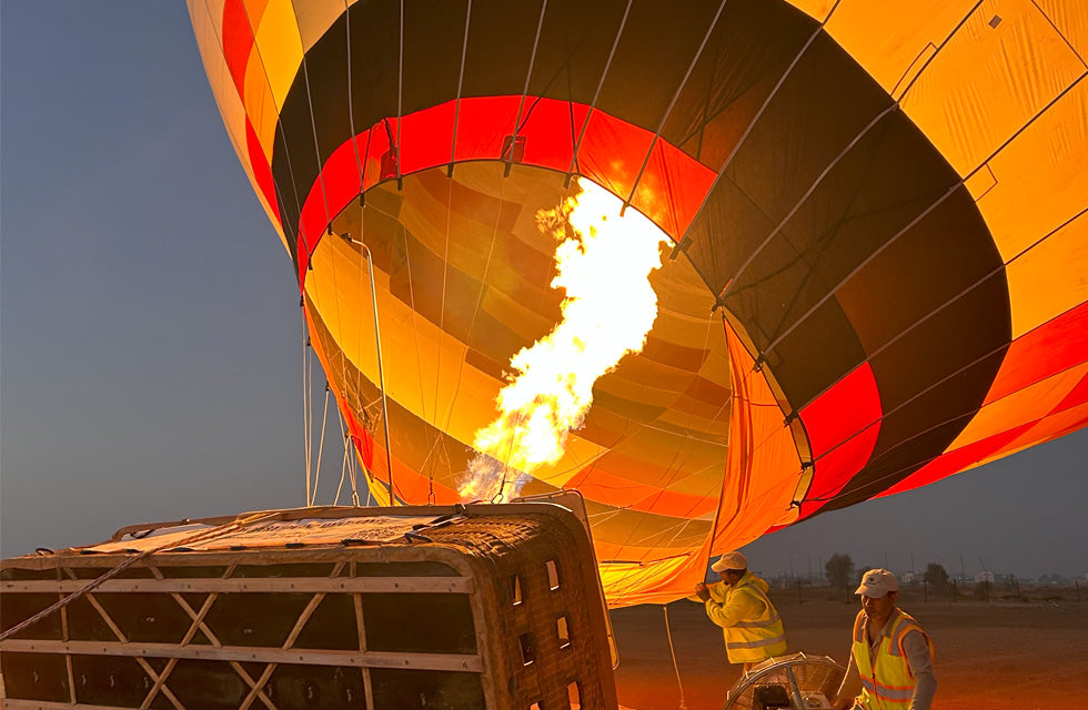 Private Hot Air Balloon Flight Over The Desert - For Up to 18 People | Flying at Wondergifts