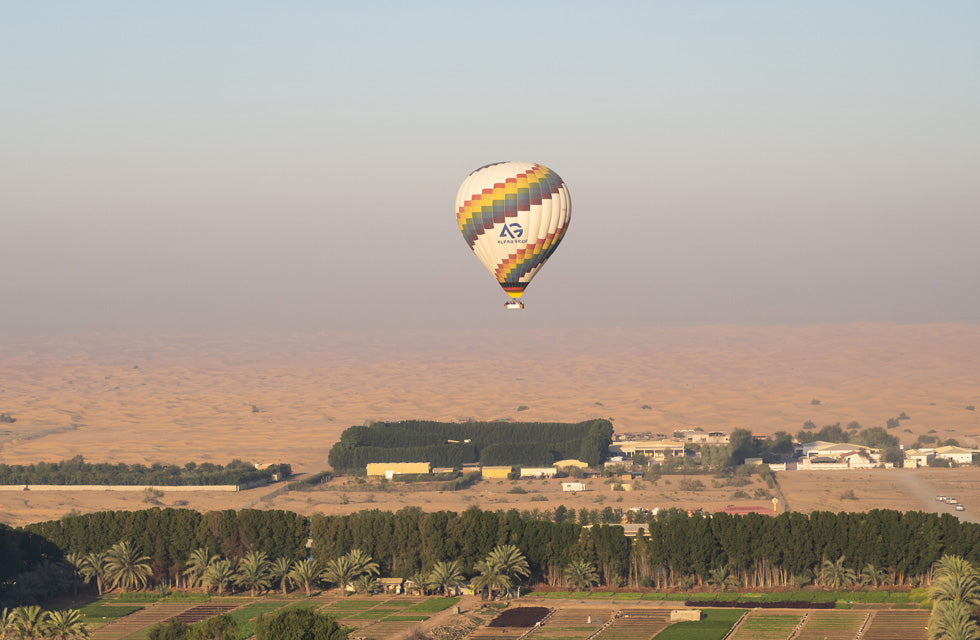 Dawn Hot Air Balloon Ride with Refreshments for One Child | Flying at Wondergifts